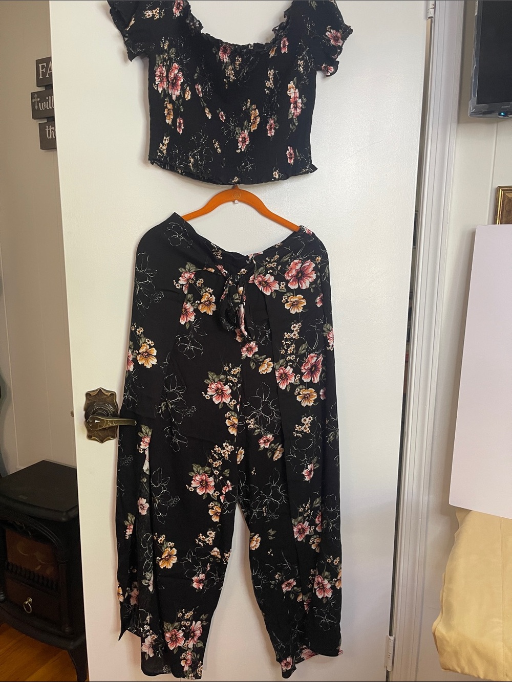 No Boundaries Black Floral Two-Piece Set - Pink & Yellow Flowers. Size L. NWOT